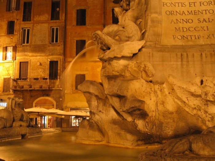 Brunnen bei dem Pantheon